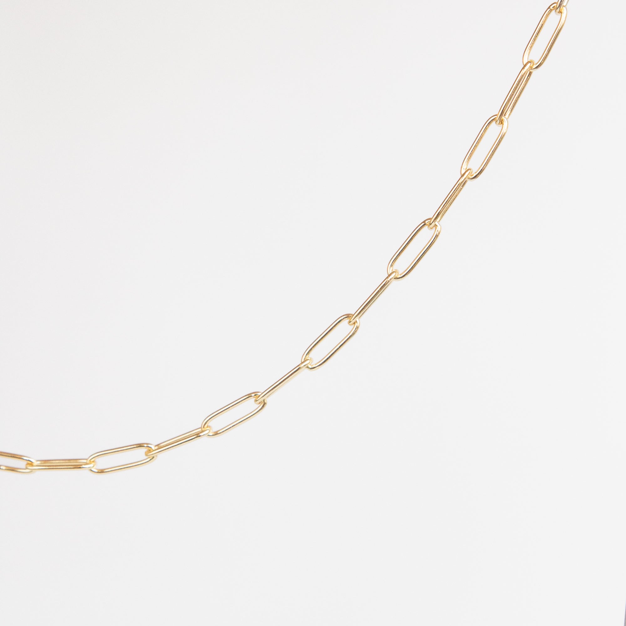 Roberts Paperclip Chain Necklace Gold